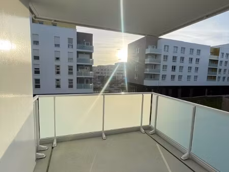 t3 avec terrasse et parking à amiens