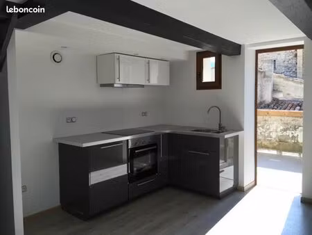 appartement meublé t4 avec terrasse – centre de buis-les-baronnies