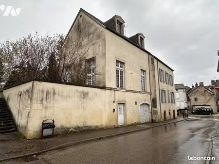 immeuble 163 m² nolay
