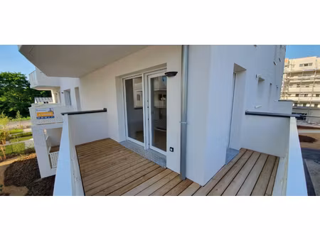 3 pièces récent avec balcon et parking