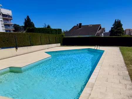 résidence avec piscine et tennis - t2 au calme