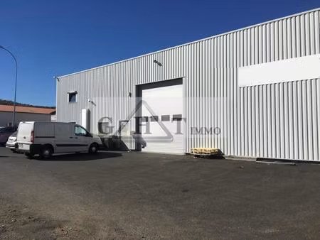 entrepot de 420 m² a louer guibeville