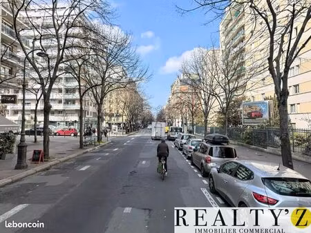 local commercial 370 m²