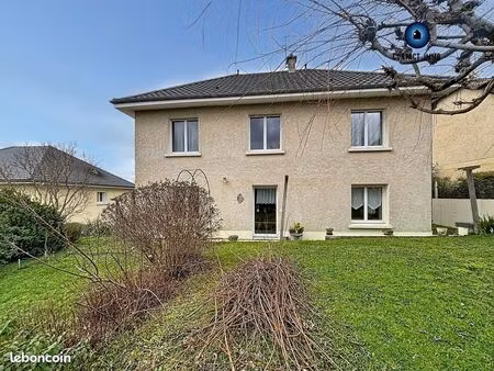 maison 6 pièces 147 m²