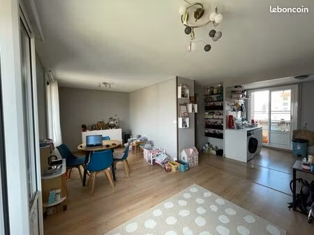 location-lyon-proche monplaisir t3 61m2