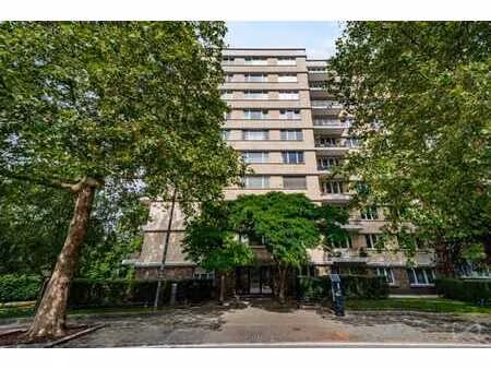 studio 49 m² - boulevard louis schmidt - calme & verdure ?