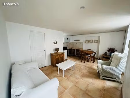 t2 meublé 40m² - rdc privatif - toutes charges comprises (élec  chauffage  fibre) - thenon