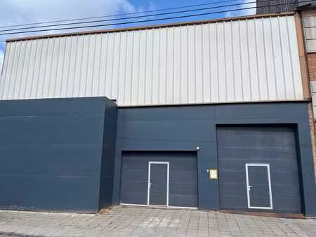garage-box fermé- espace de stockage- particulier
