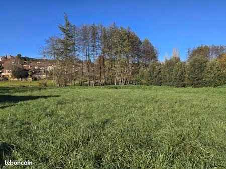 terrain 1 374 m² villamblard