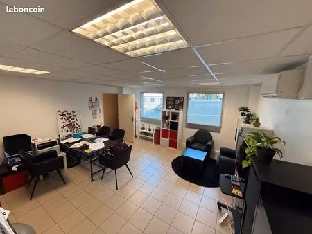 bureau 26m2 avec parking