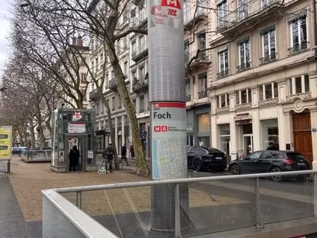 coffee shop confiserie chocolaterie ou autre commerce possible