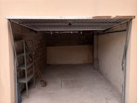 loue garage / box de rangement / garde meuble