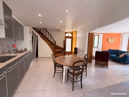 maison de ville 6 pièces 131 m²