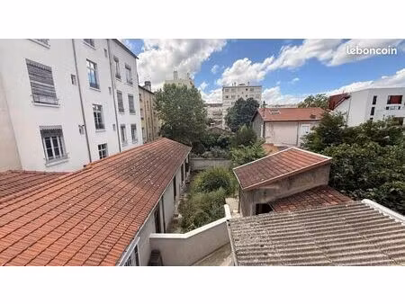 bureau 24 m²