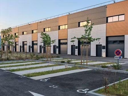 location local d’activités gradignan 33170 130m²