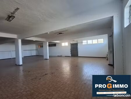 local 200 m² le tampon