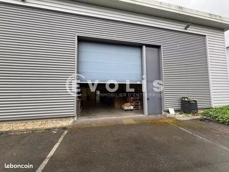 local d'activité 860 m²