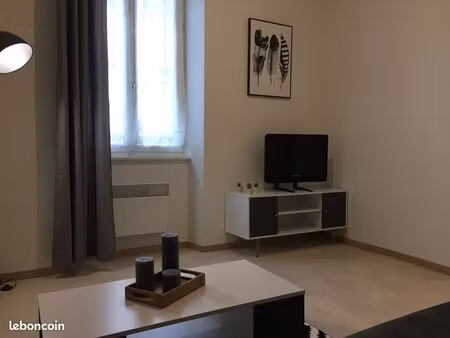 appartement avec cuisine séparée  entièrement meublé