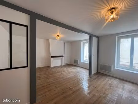 pacy-sur-eure centre – t3 de charme entièrement rénové – 59 m² – 2 chambres