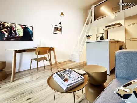 bel appartement design face à la mer