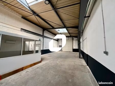 local d'activité 1 431 m²