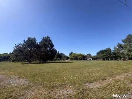 terrain 730 m² cours de pile