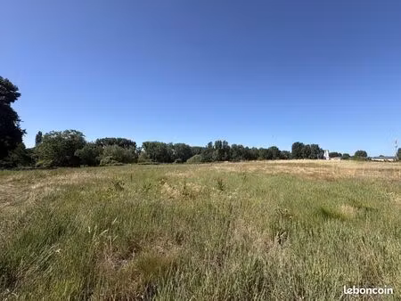 terrain 1 000 m² creysse