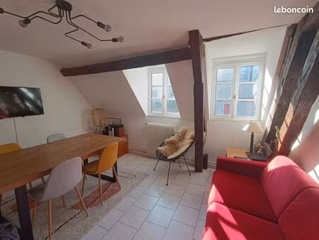 charmant 2 pièces avec vue cathédrale – dernier étage