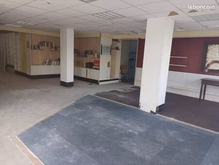 commerce professions libérales 131 m²