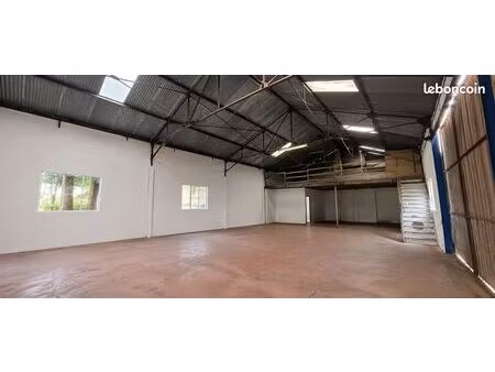 entrepôt 250 m² quimper