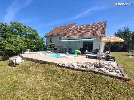 maison 136m2 colombe 5 chambres piscine clim