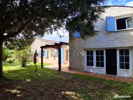 maison 7 pièces 260 m²