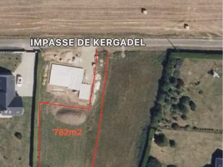 terrain 782m2