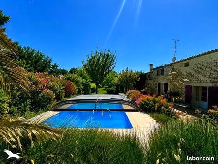 propriété 8 pièces 214 m²