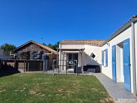 maison familiale – 4 chambres – piscine – dpe b – saint-jean-de-liversay