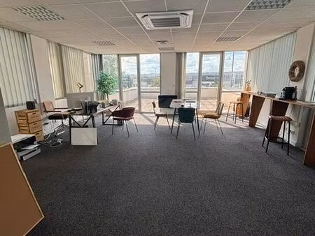 à louer bureau de 55 m² avec terrasse montélimar sud