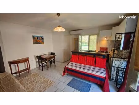 studio meublé de 36 m2 au rez-de-chaussée avec terrasse et jardin