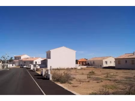 vente terrain 537 m² à roquemaure (30150)  114 000 €