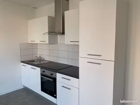 t3   54m2 r+1 avec balcon et extérieur en rdc