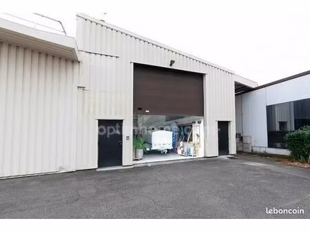 local pro 513 m² avec bureaux et entrepôt –