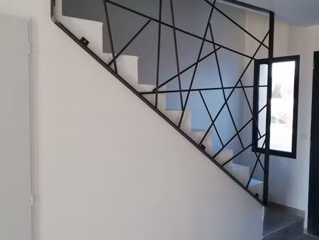 villa 4 pièces 95 m²