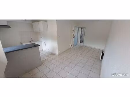 t2 - 33 m² - 430 euros