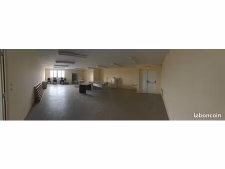 local a louer 90m²