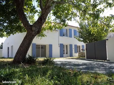 semussac 17120 – maison en pierre rénovée de 123m² – centre-ville à pied - 5 pièces