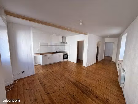maison de rue 2 pièces