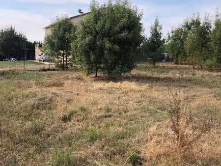 terrain plat constructible de 1 438 m² – proche vézénobres