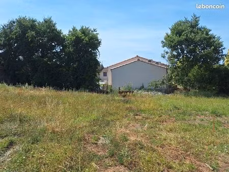 terrain 325 m² saint clement