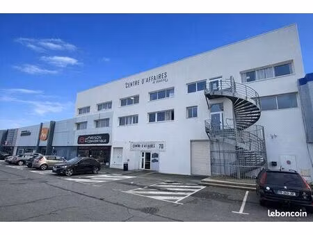 a louer bureaux (27 m² et 42.34 m²)