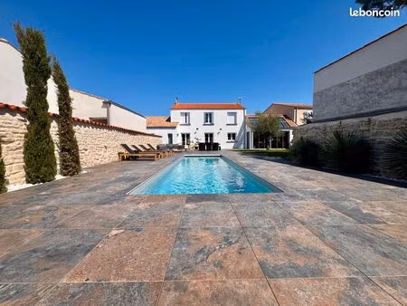 maison 237 m² - 5 chambres - marsilly