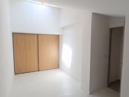 t3 duplex dernier étage - calme  lumineux & multiples rangements